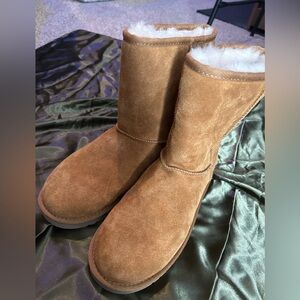 Cozy Chestnut Koolaburra by Ugg Boots size 9